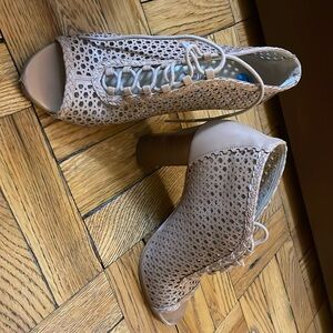 Open toe lace up via spiga bootie